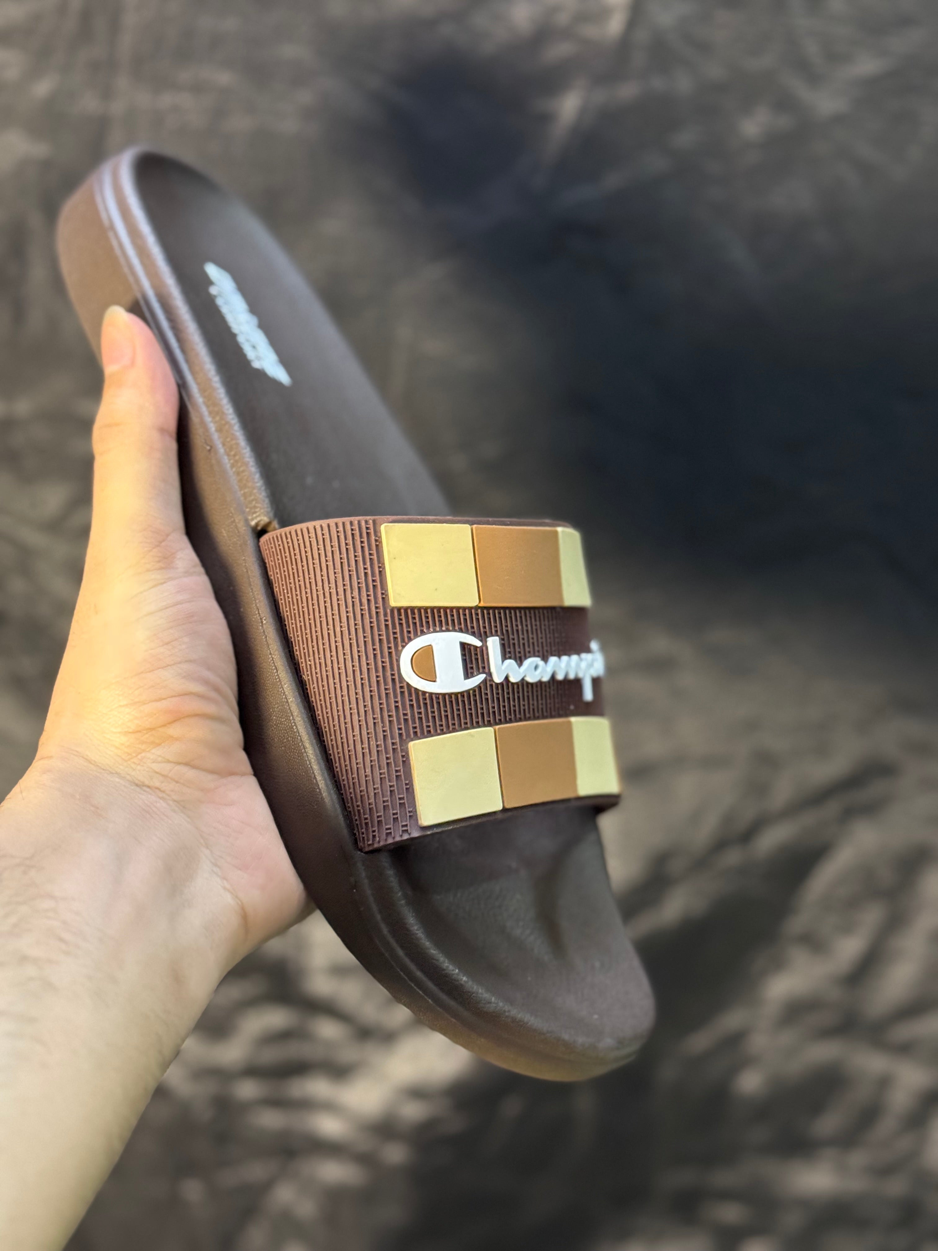 CHAMPION SLIPPERS SOFT AND COMFORTABLE SOLE LIGHTWEIGHT