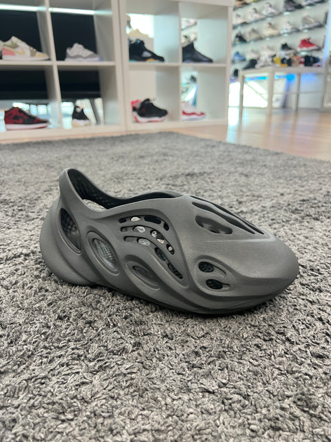 Yeezy Foam RNNR Sneakers