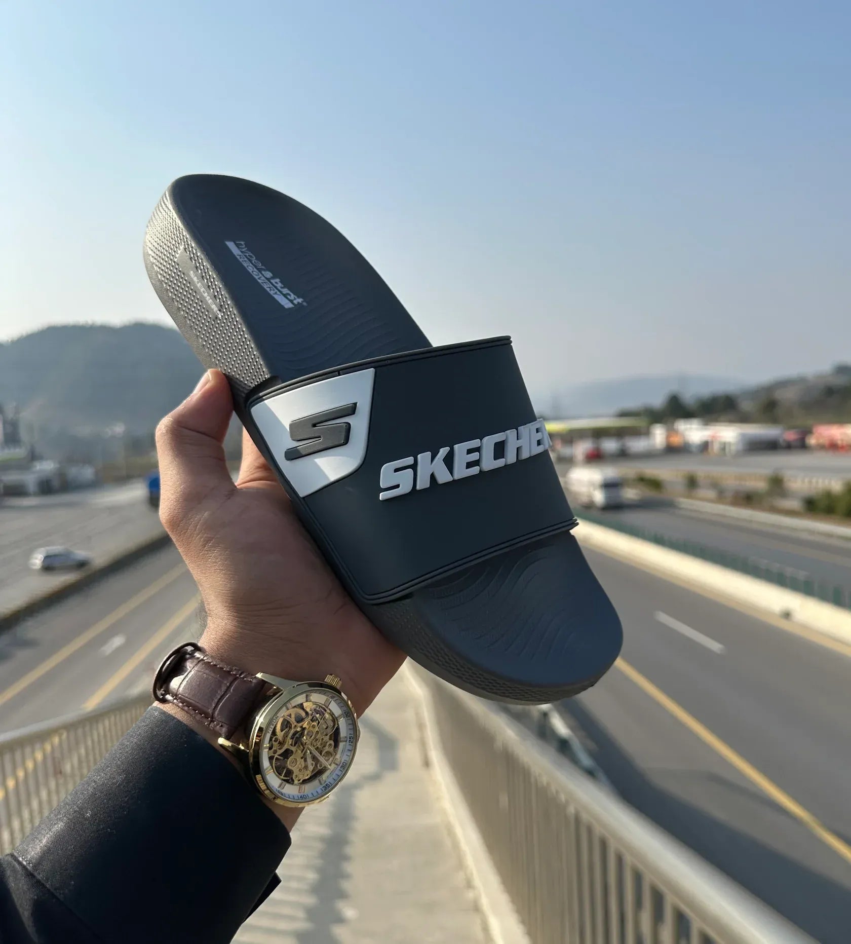 NEW Skechers HYPER BURST Soft FlipFlop